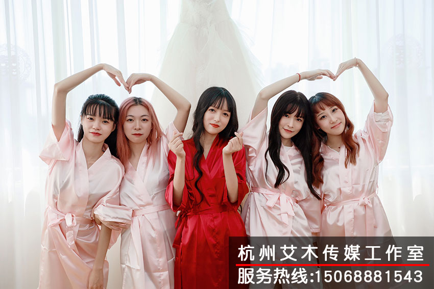 1631025859967723.jpg 新娘以及伴娘合照拍攝